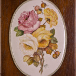 Ovale di ceramica con rose - maiolica - cm. 20x28